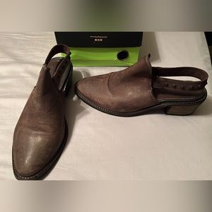 Brown leather clogs. Size 10